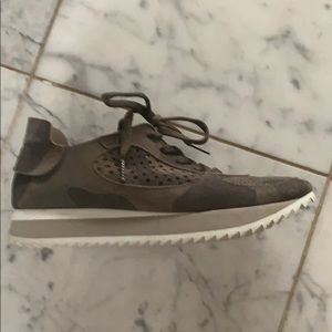 Pedro Garcia Camo Sneakers